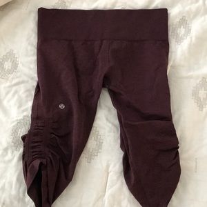 Lululemon DISCONTINUED crop sz 8